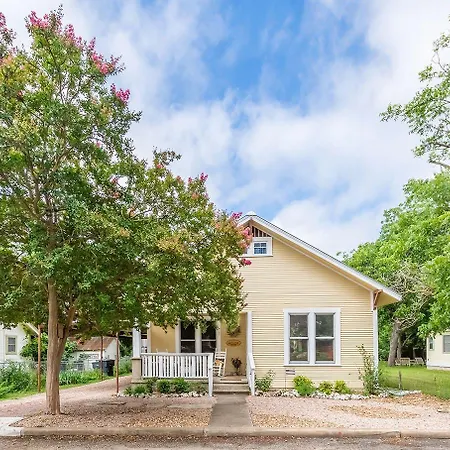 Mistletoe House Villa